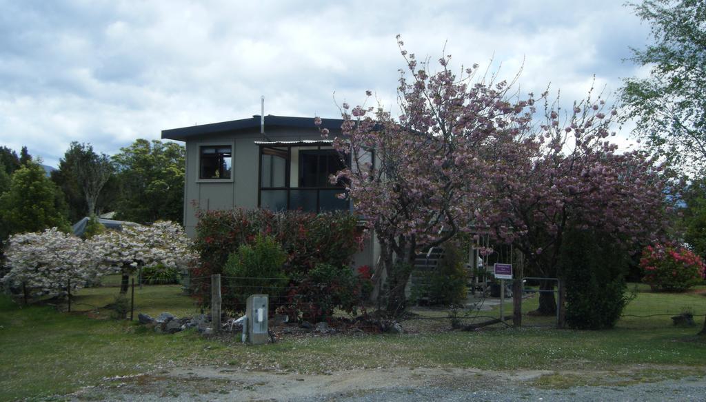 Glendale River View Manapouri Extérieur photo
